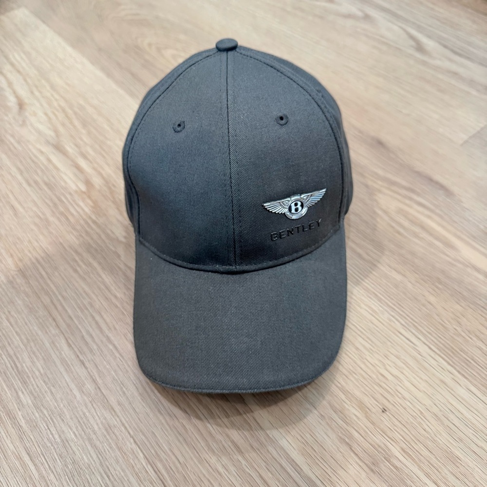 NWOT Bentley motors Hat🧢